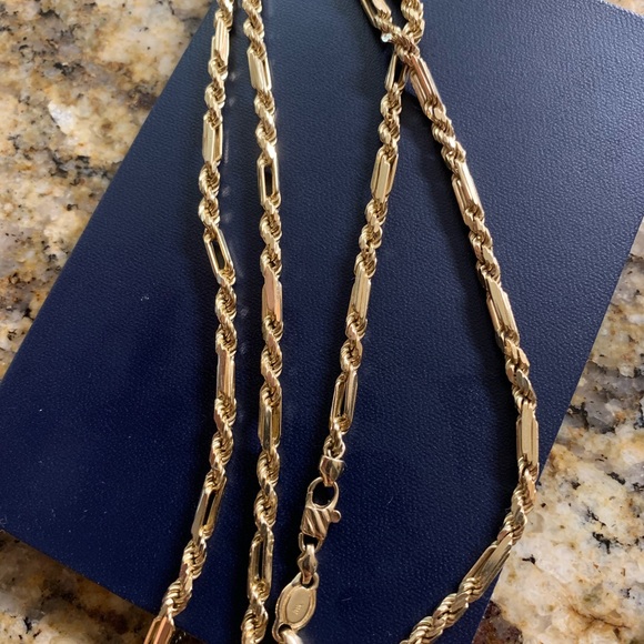 Gold chain - Picture 2 of 3